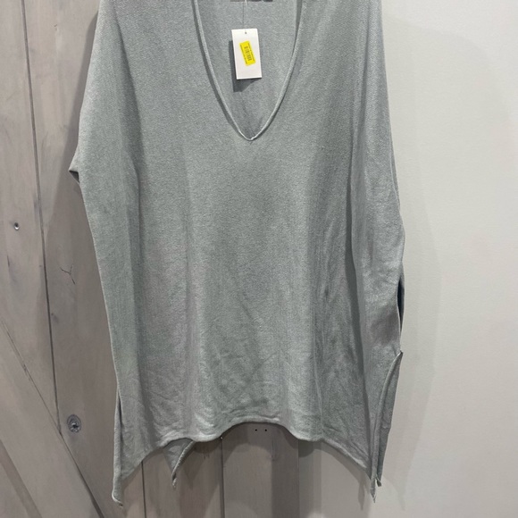 NWT light gray sweater - Picture 2 of 5
